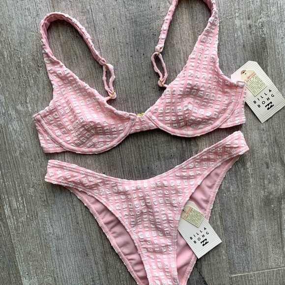 Billabong Other - 🔥🔥BILLABONG - SURF CHECK UNDERWIRE SET🔥🔥